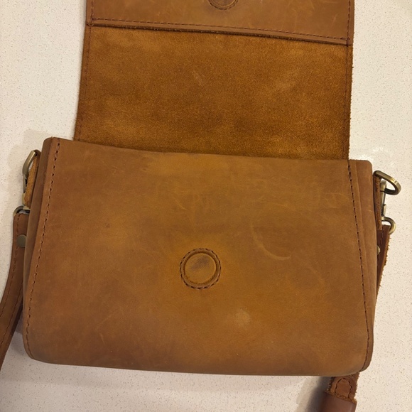 Portland Leather Metro Mini Crossbody - Picture 4 of 4